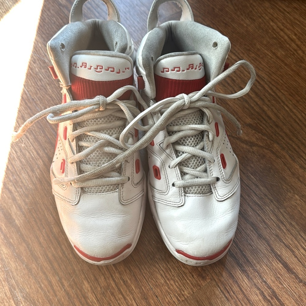 Nike Jordans Sz 6.5 Boys White/Red‎ Sneaker Shoes - Picture 5 of 9
